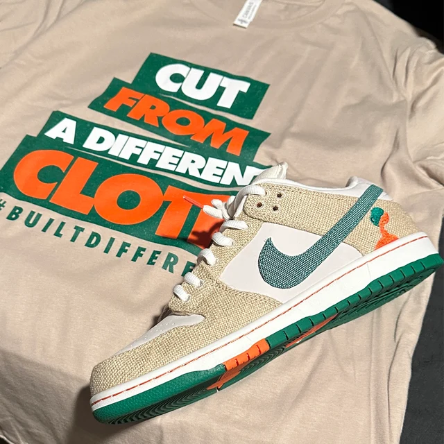 Gildan Shirt to match the Dunks Mystic Red Freddy Krueger Comfort Colors